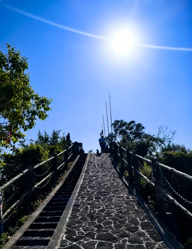 Hainan volcano park guided tour Hainan volcano park guided tour