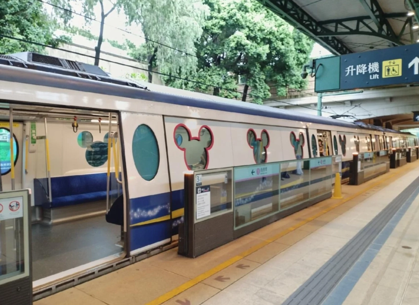 How to Get to Hong Kong Disneyland: Quickest Routes & Insider Tips