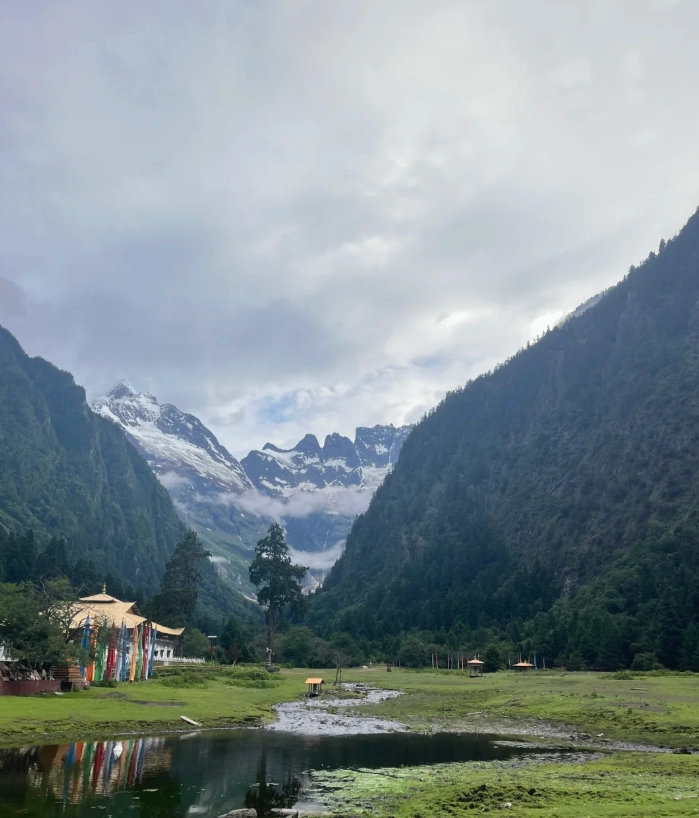 Travel photos of Shangri-La: Yubeng Village accommodation