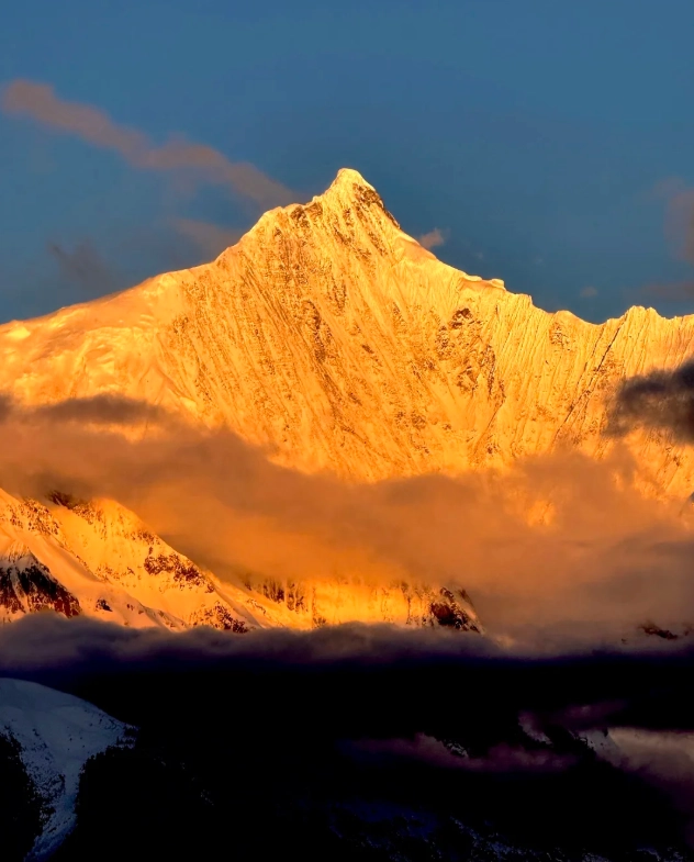 how to see Meili Snow Mountain sunrise