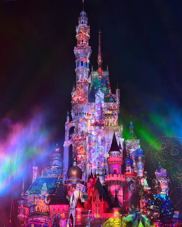 Hong Kong Disneyland guide