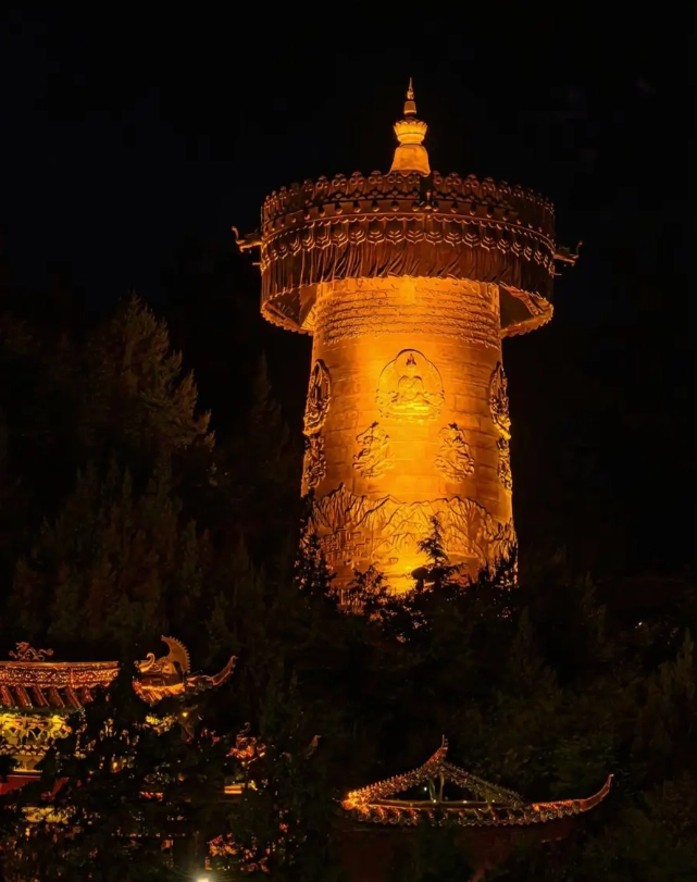 Photo of Dukezong Ancient Town: Shangri-La night attractions