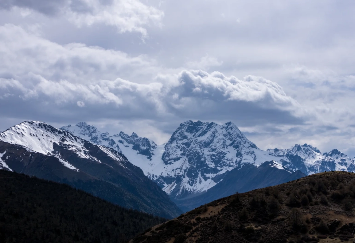 How to Travel Around Shangri-La: Insider Tips to Navigate Like a Local