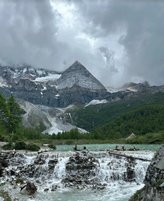Shangri-La travel guide Shangri-La travel guide