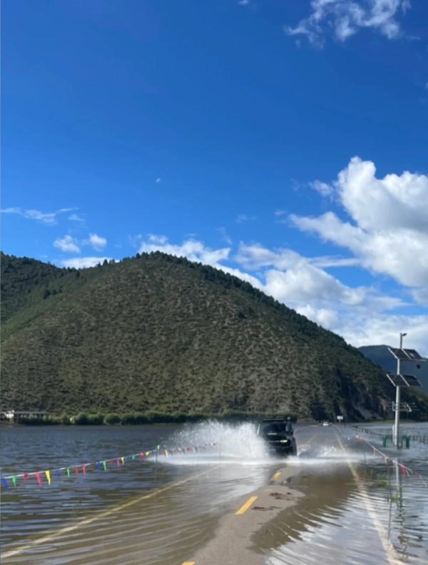 How to Get to Meili Snow Mountain from Shangri-La: 4 Practical Ways