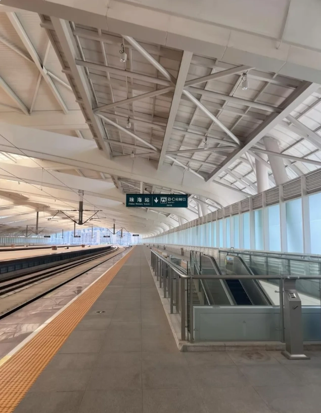 Guangzhou to Zhuhai train