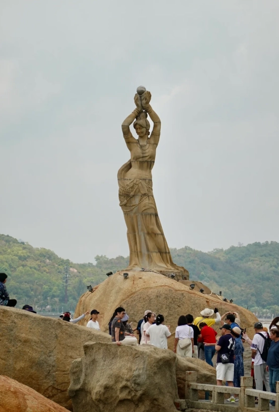 best photo time Fisher Girl Statue best photo time Fisher Girl Statue