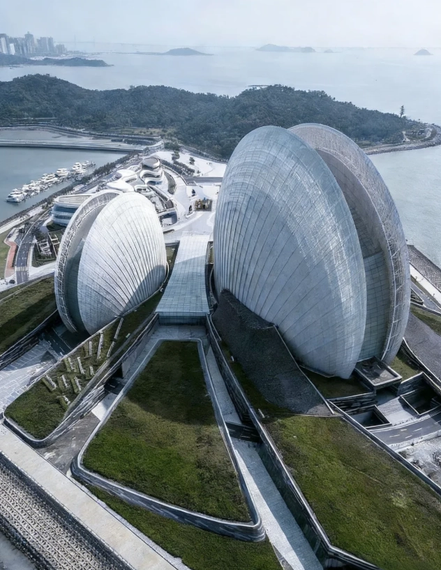 How to Visit Zhuhai Opera House: Avoid Crowds & Ticket Traps