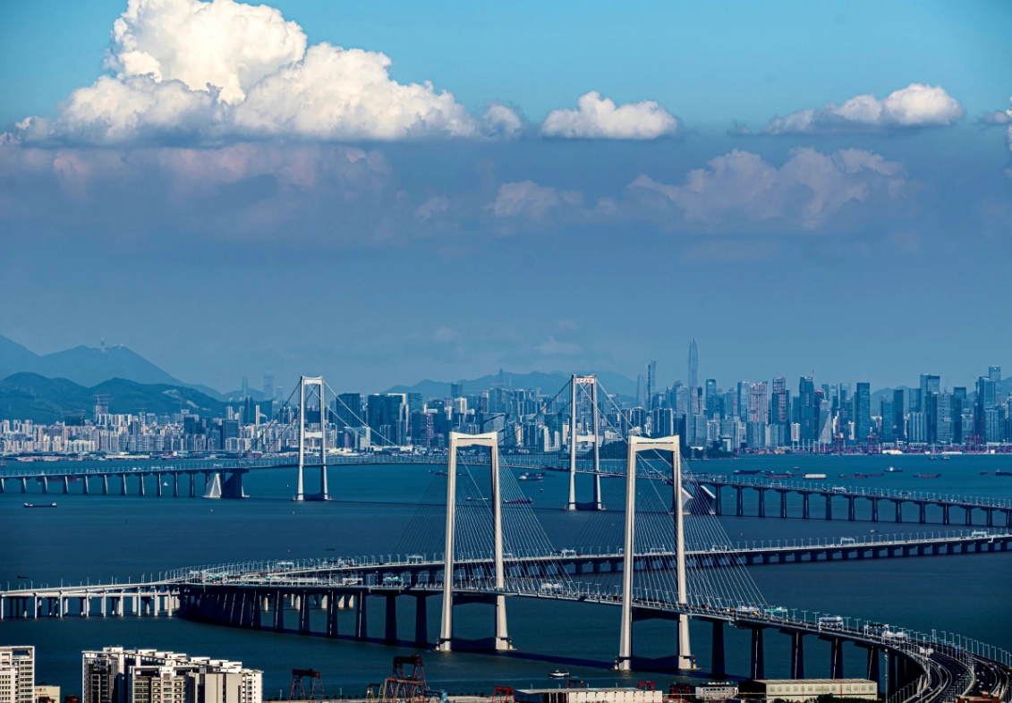 Zhuhai to Hong Kong by bridge Zhuhai to Hong Kong by bridge