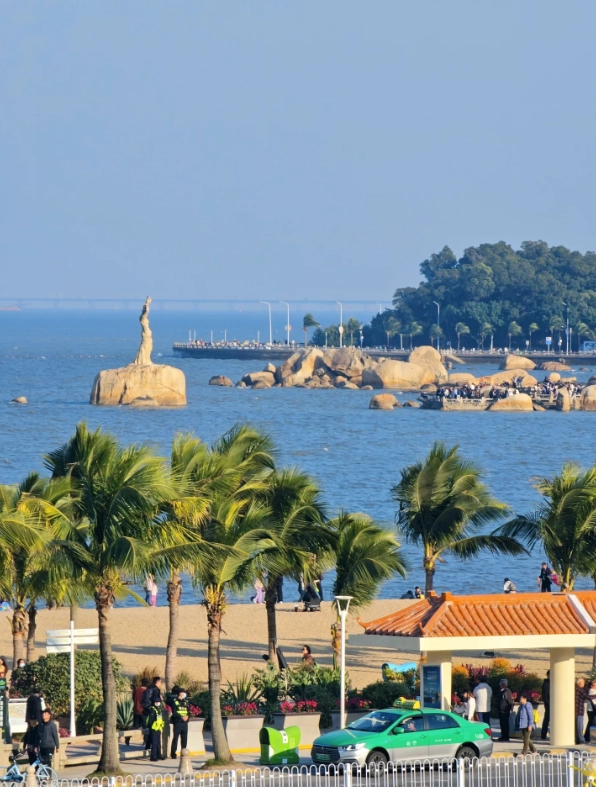 Lovers' Road Guide: Avoid Crowds on Gulangyu's Best Walk