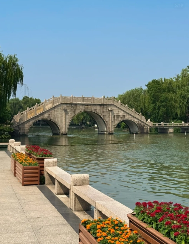 Photo of South Lake: red boat tour