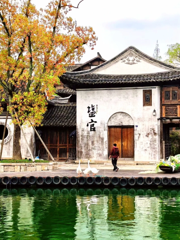 Best Time to Visit Yanguan Ancient Town: Tide Times & Weather Tips