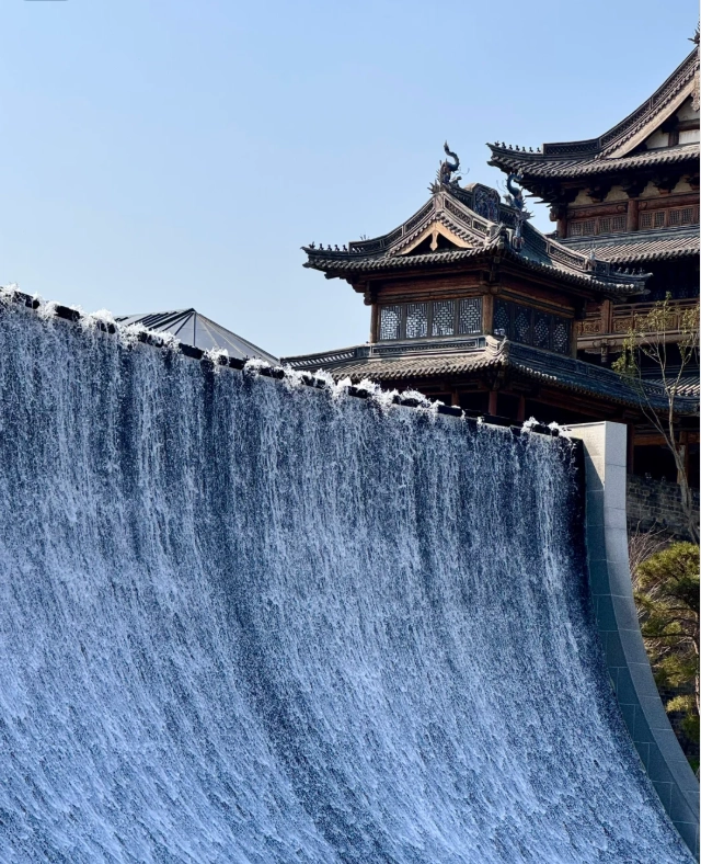 Yanguan Ancient Town Guided Tour: Avoid Crowds & Save Money