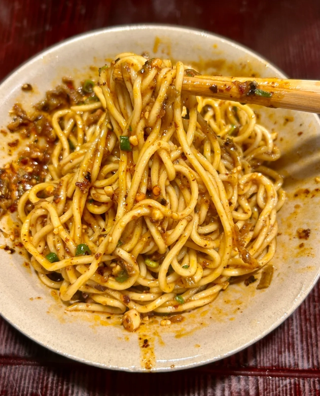 where to eat dan dan noodles