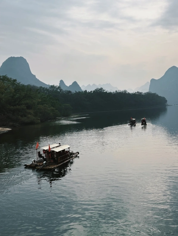 Li River Cruise vs Bamboo Raft: Which Gives You the Real Guilin?