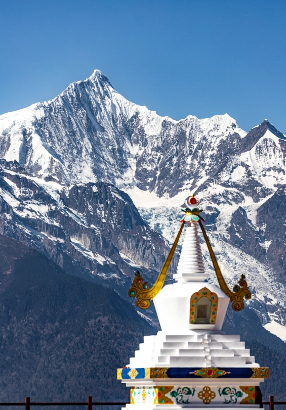 Shangri-La Travel Guide: Escape the Crowds to Tibet's Hidden Gem