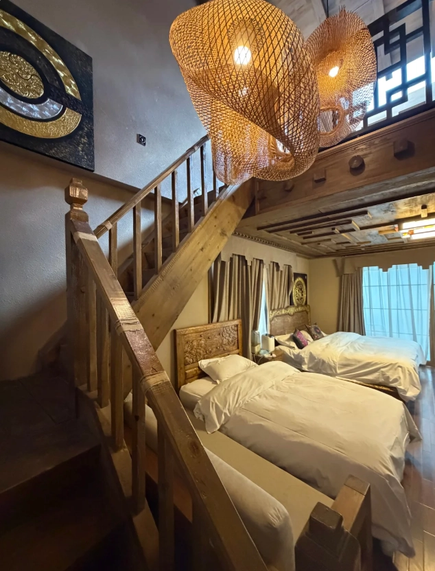 Shangri-La old town vs new town lodging Shangri-La old town vs new town lodging