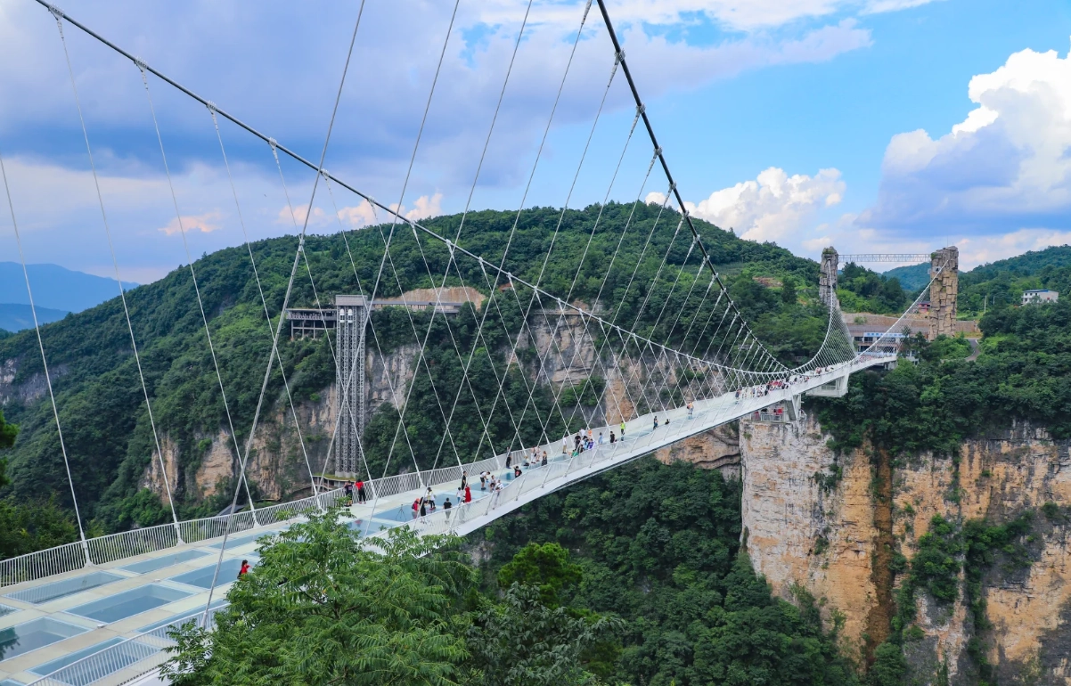 Zhangjiajie Grand Canyon glass bridge