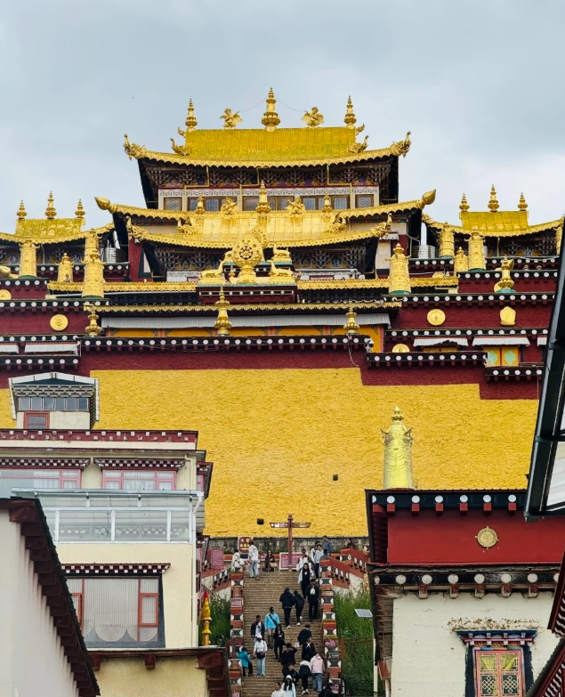 Ganden Sumtseling Monastery visiting tips Ganden Sumtseling Monastery visiting tips