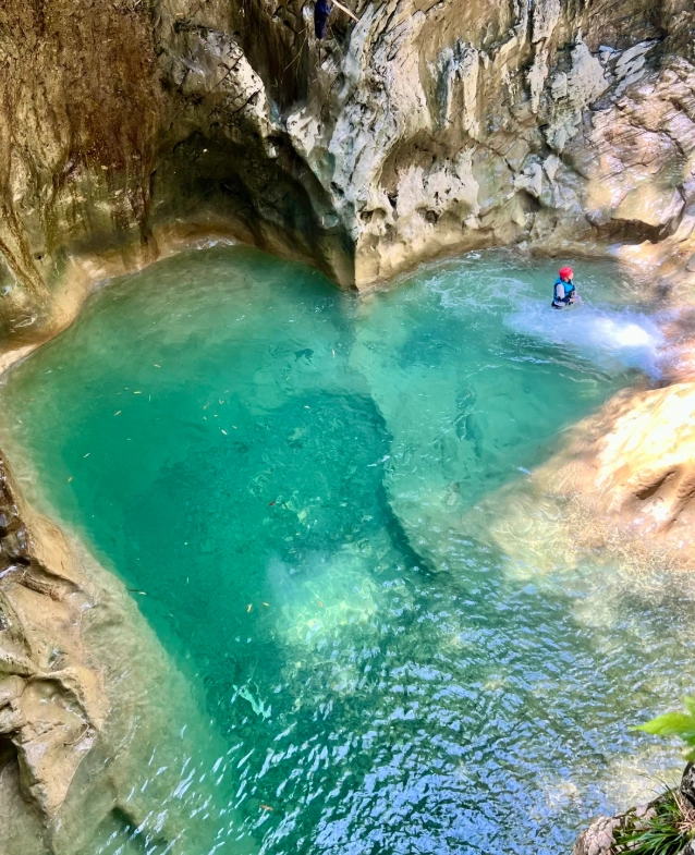 Chongqing Canyon Hiking: Escape the Crowds in Jindao Gorge