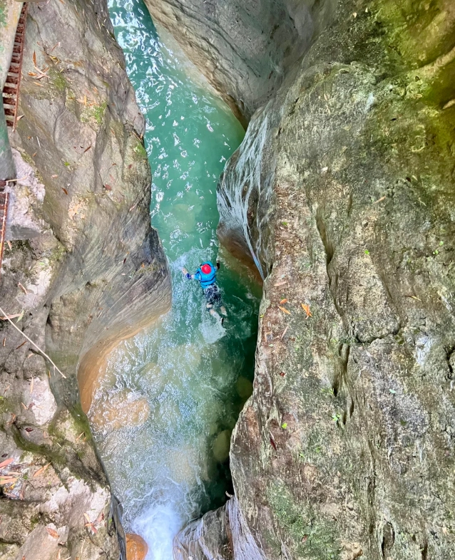 Jindao Gorge hiking
