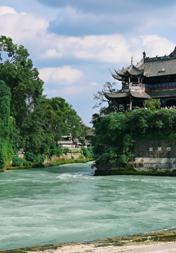 Family China Summer Vacation: Beat the Heat & Crowds