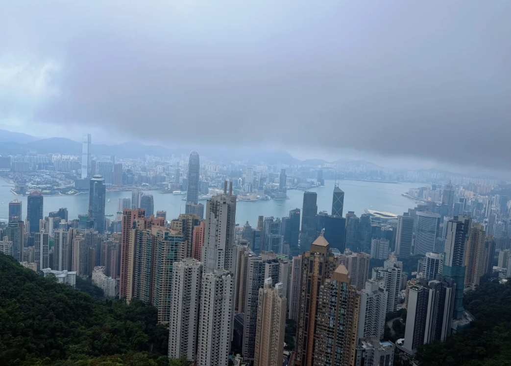 best photo spots Victoria Peak