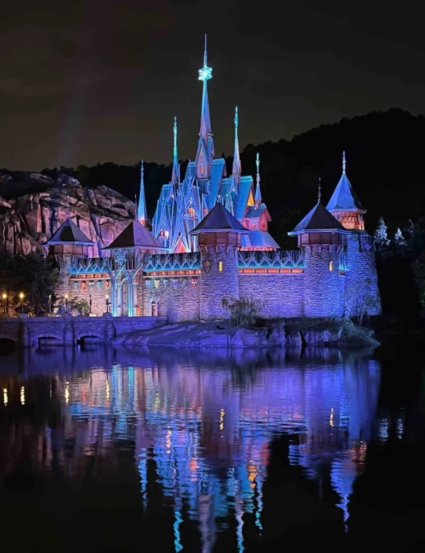 best photo locations Hong Kong Disneyland