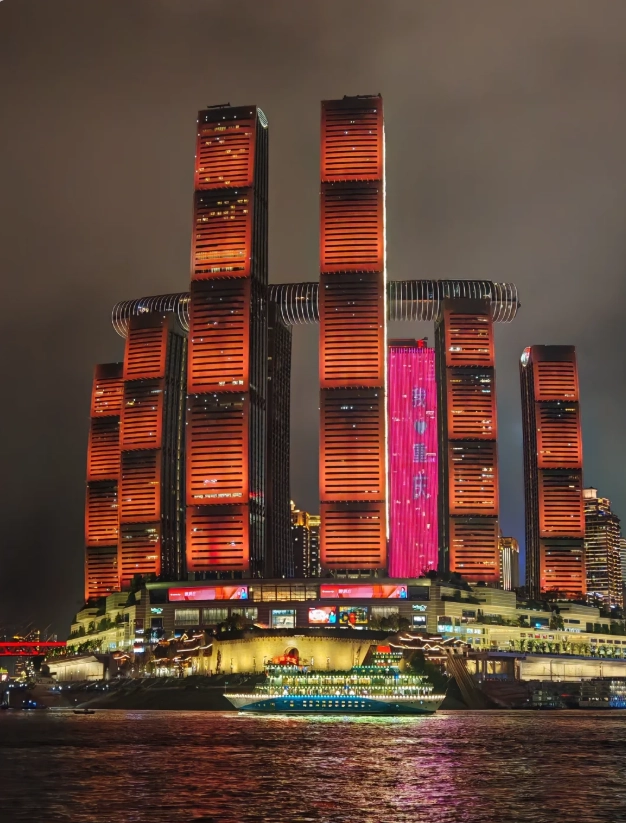Chongqing Chaotianmen Square: Avoid the Crowds and See the Best Views