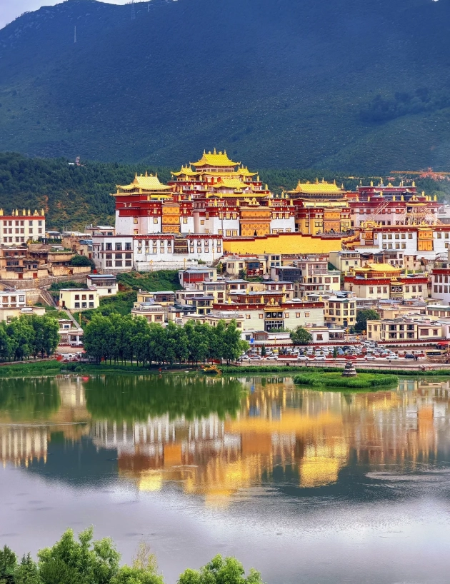 Best Time to Visit Ganden Sumtseling Monastery: Skip Crowds & Rain