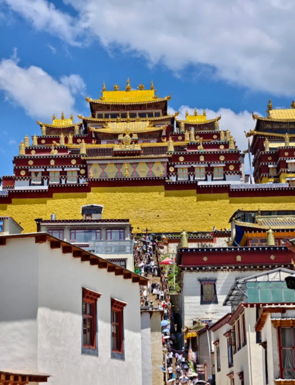 Dukezong Ancient Town Opening Hours: Plan Your Visit Smartly