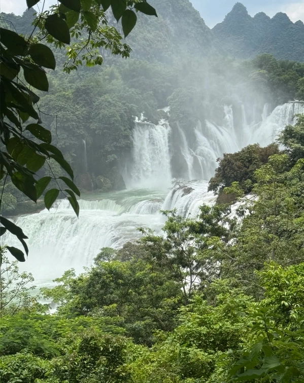 best time to photograph Detian waterfall best time to photograph Detian waterfall