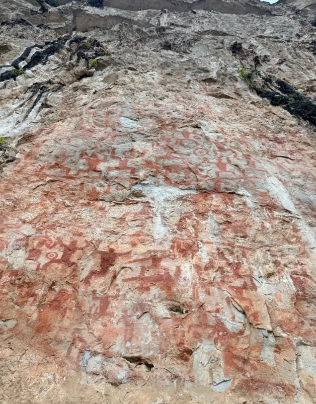 Photo of Zuojiang Huashan Rock Art: Huashan Rock Art photo guide