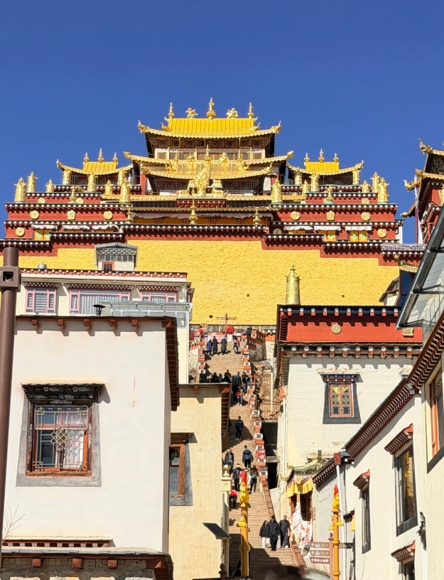 Ganden Sumtseling Monastery: Tips for Foreign Visitors