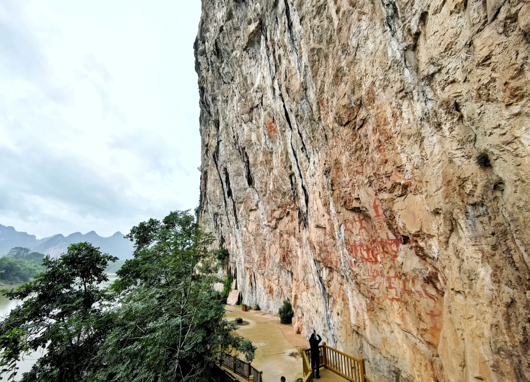 Zuojiang Huashan Rock Art travel guide
