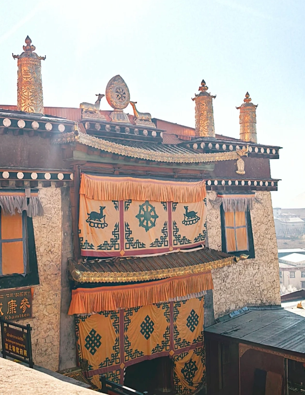 Shangri-La Tibetan Buddhist monastery Shangri-La Tibetan Buddhist monastery