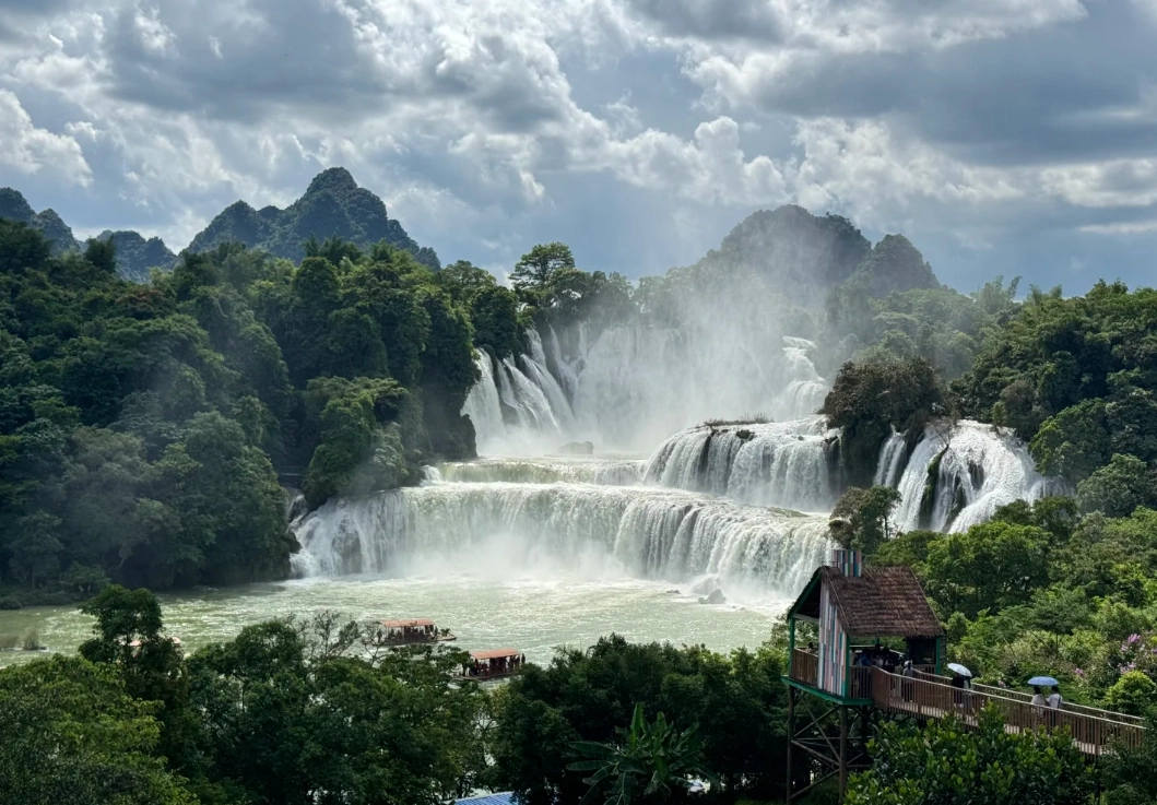 ban gioc waterfall rainy season ban gioc waterfall rainy season
