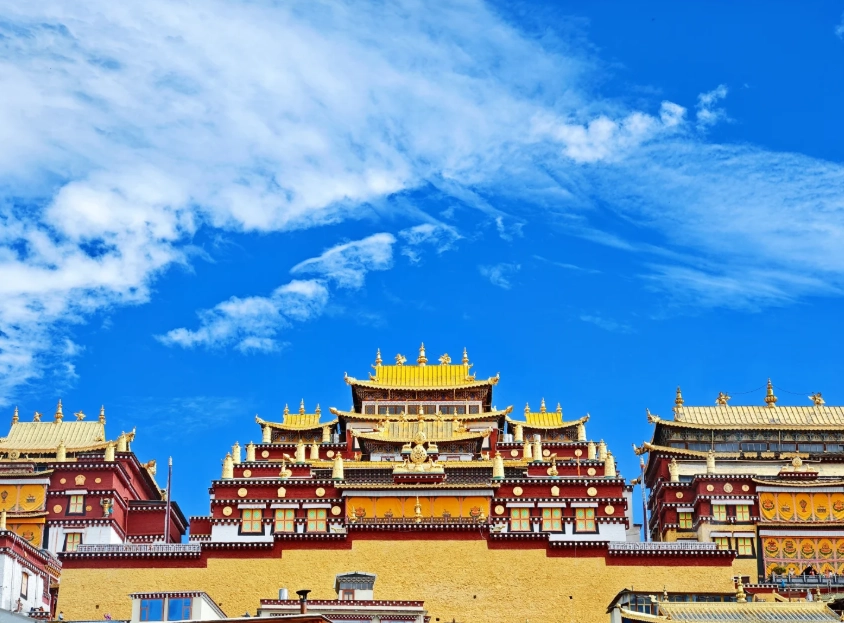 Tibetan Buddhism monastery Shangri-La
