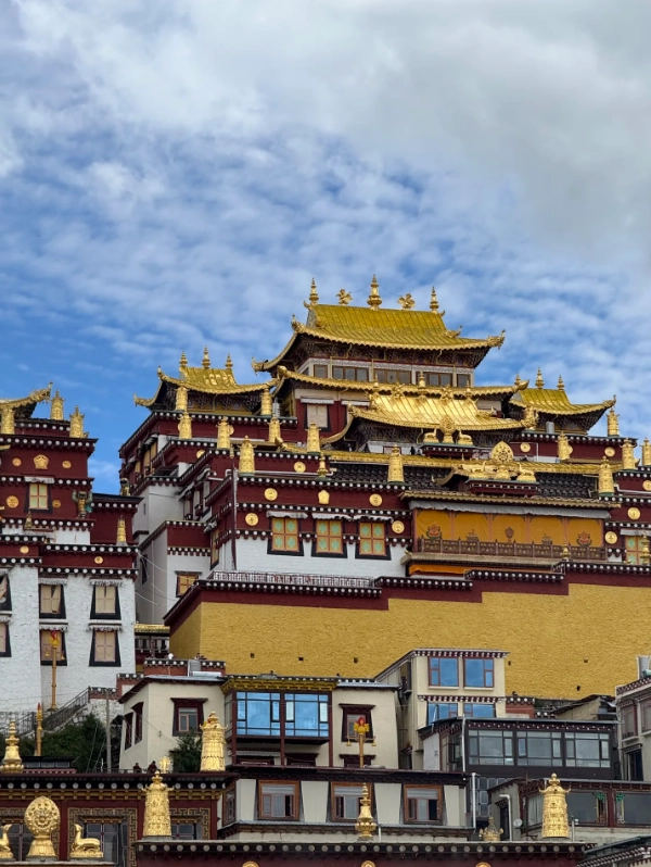 how to get to Sumtseling Monastery