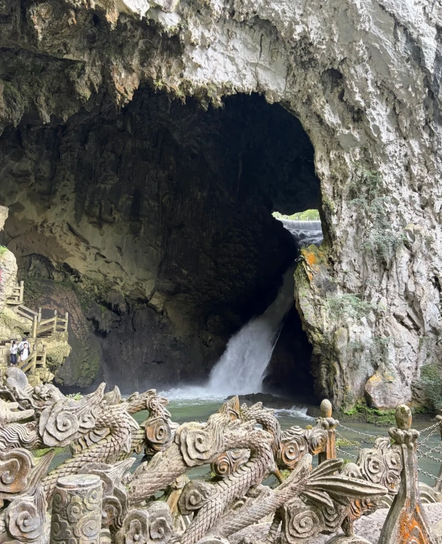 Longgong Cave tours Longgong Cave tours