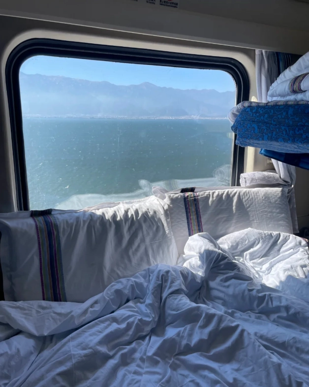 train from Dali to Lijiang