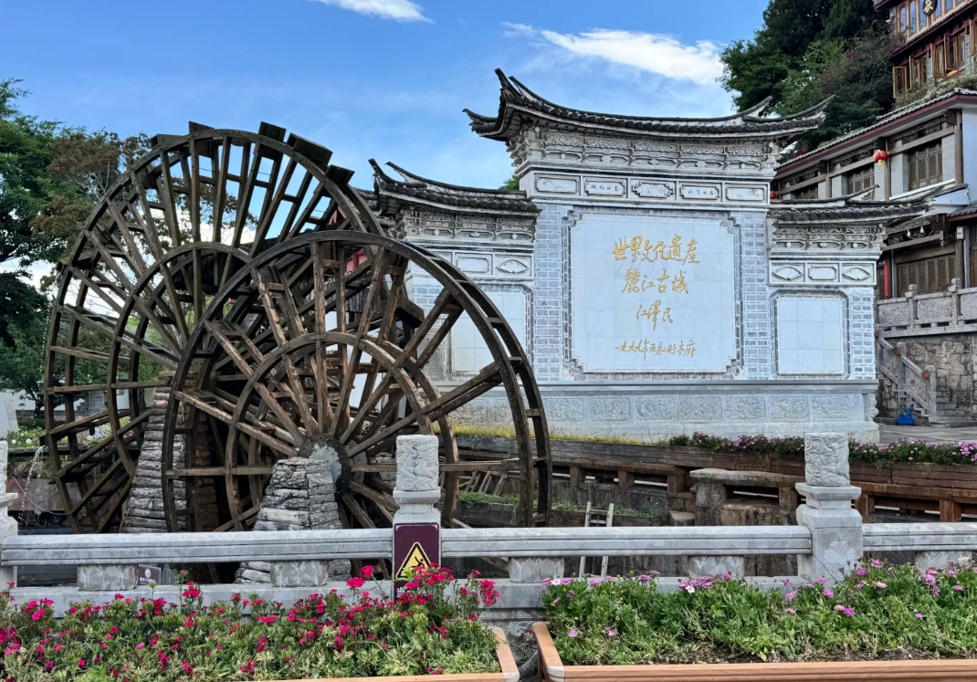 solo female travel lijiang