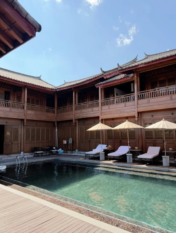 Budget Hostels in Lijiang: Save Money, Sleep Well