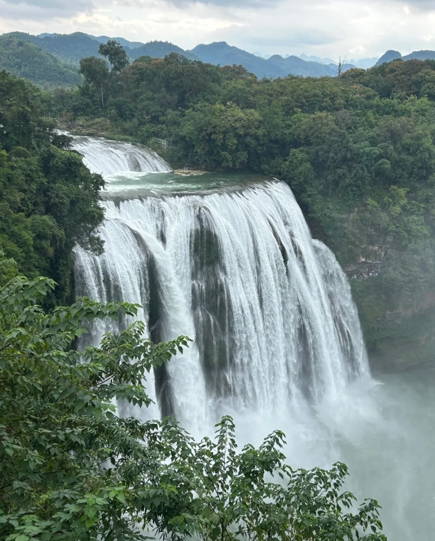 Anshun Autumn Itinerary: Waterfalls, Caves & Local Life