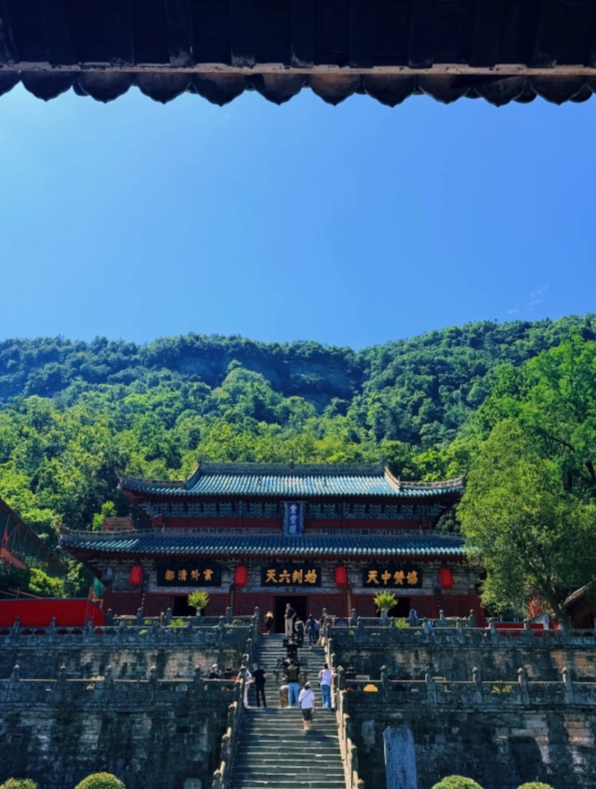 Wudang Mountains English Guide: Save Hours in Line