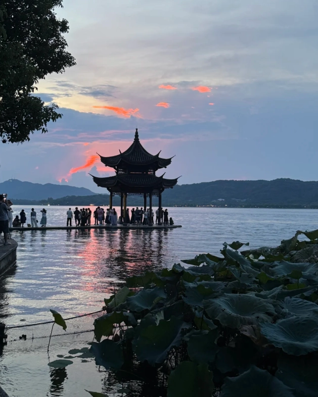 How to Travel Around Hangzhou: Save Time & Money