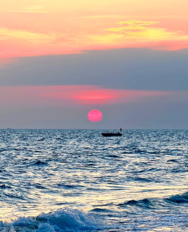 What to Do in Sanya: Insider Guide for Beaches & Night Markets