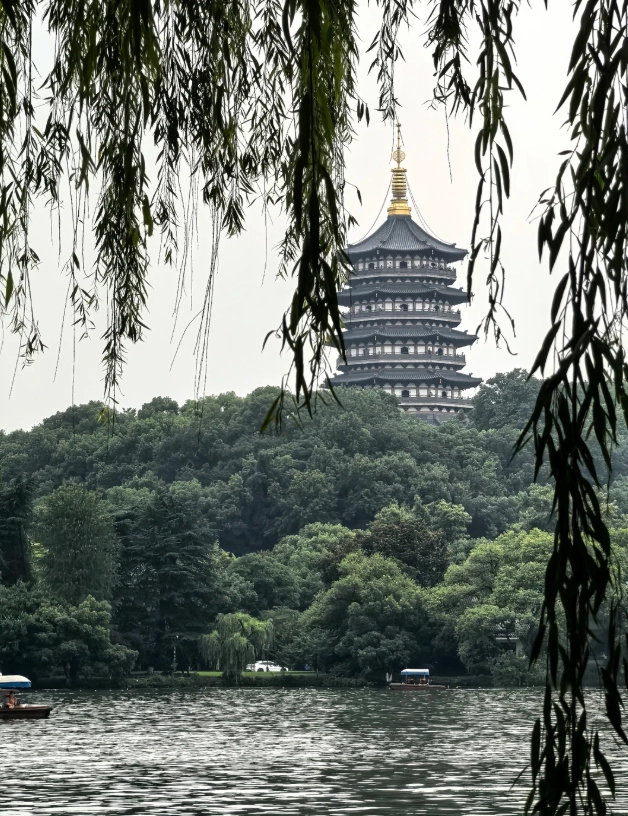 Hangzhou English Speaking Guide: Avoid Language Hassles