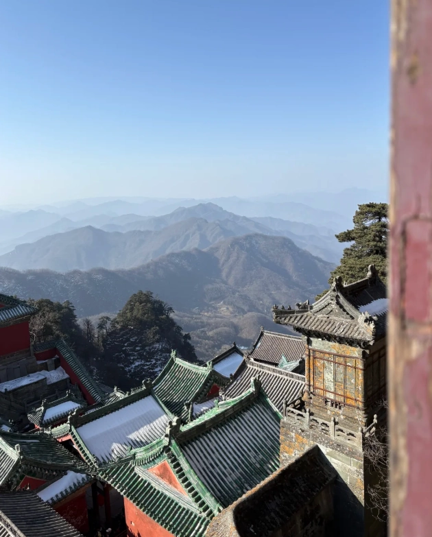 Where to Stay Near Wudang Mountains: Best Areas & Hotels