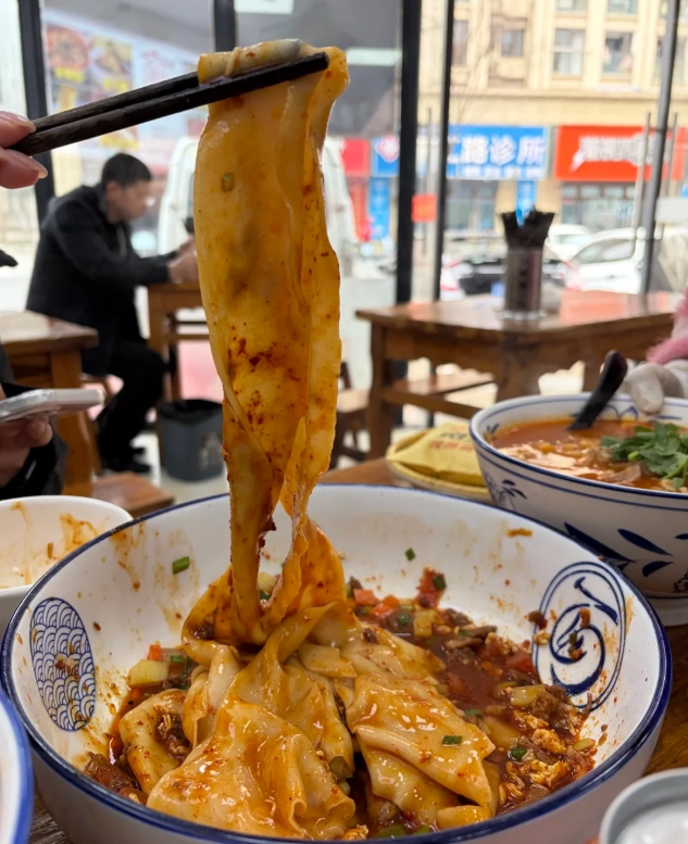 What to Eat in Xi'an: 12 Local Specialties & Insider Tips